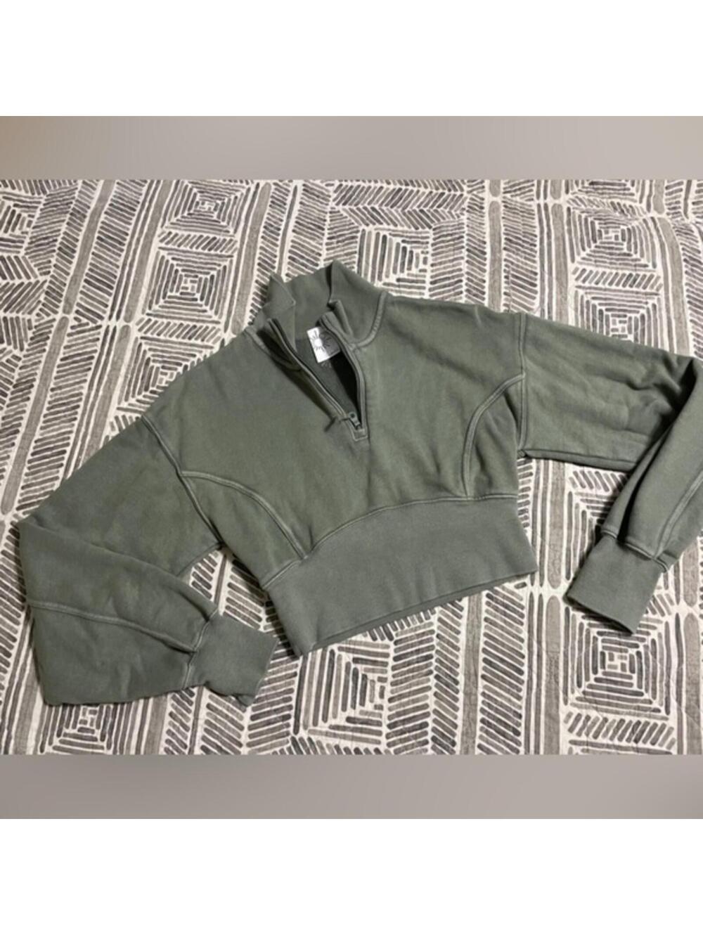 Offline by Aerie Aeries Olive Green Women's Cropped Pullover